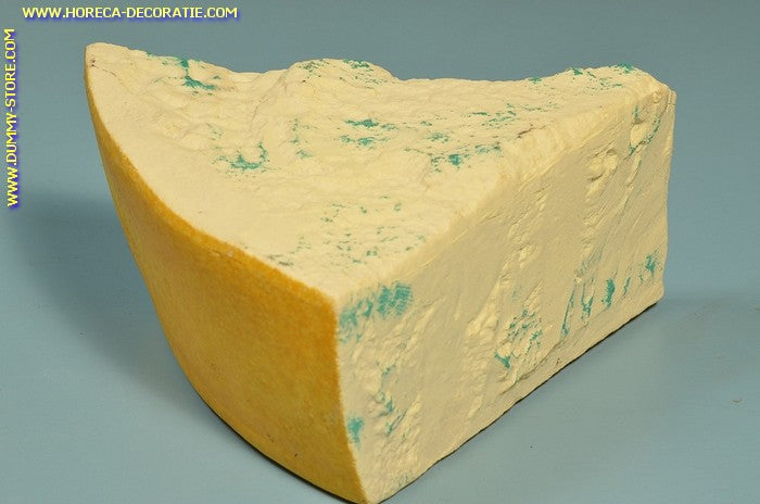 Quarter piece of Parmesan mold cheese - 200 x 100 x 180 mm -